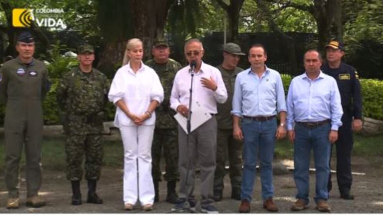 MinDefensa junto a la cúpula militar y de policía, la gobernadora del Valle y los alcaldes de Cali y Tuluá.