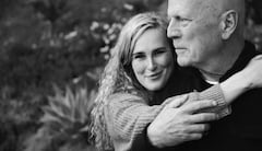 Rumer Willis, hija mayor del actor Bruce Willis, reveló lo que ha sido el proceso de acompañamiento a su padre durante su enfermedad neurodegenerativa.