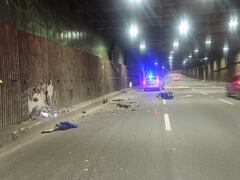 Tragedia en el túnel Mundialista: fuerte choque entre moto y un vehículo deja una víctima fatal.