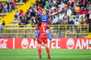 Las futbolistas de la Universidad de Chile celebrando un gol.
