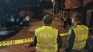 Un ataque con granada contra un vehículo de la Policía dejó cuatro patrulleros heridos. El hecho se registró la noche del jueves en el barrio Comuneros, Comuna 15 del oriente de la capital del Valle.