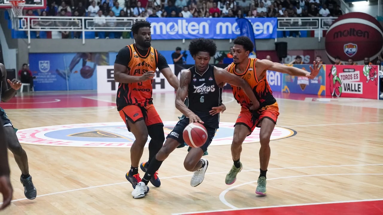 Imagen del segundo partido de la final de la Liga de Baloncesto entre Toros del Valle y Paisas.
