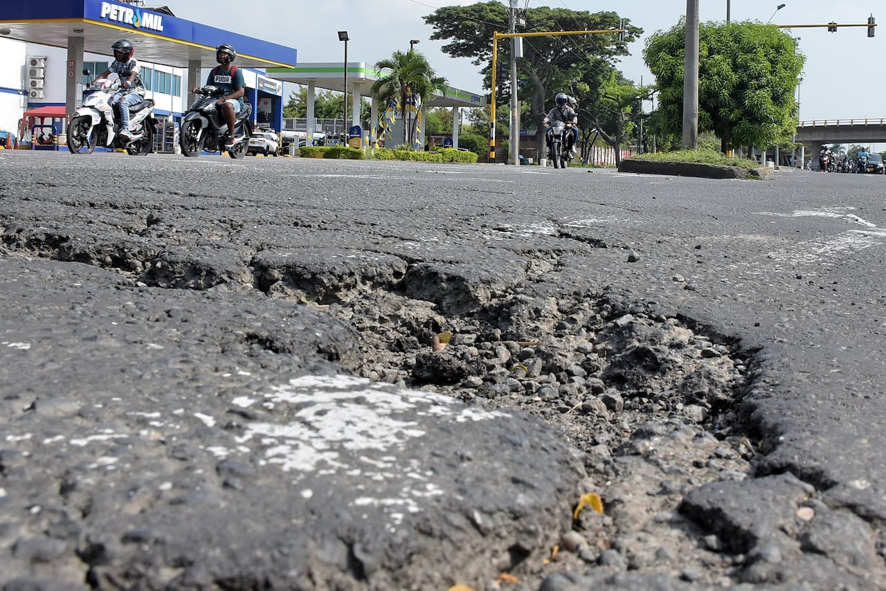 Los Males que aquejan la autopista Simón Bolívar.