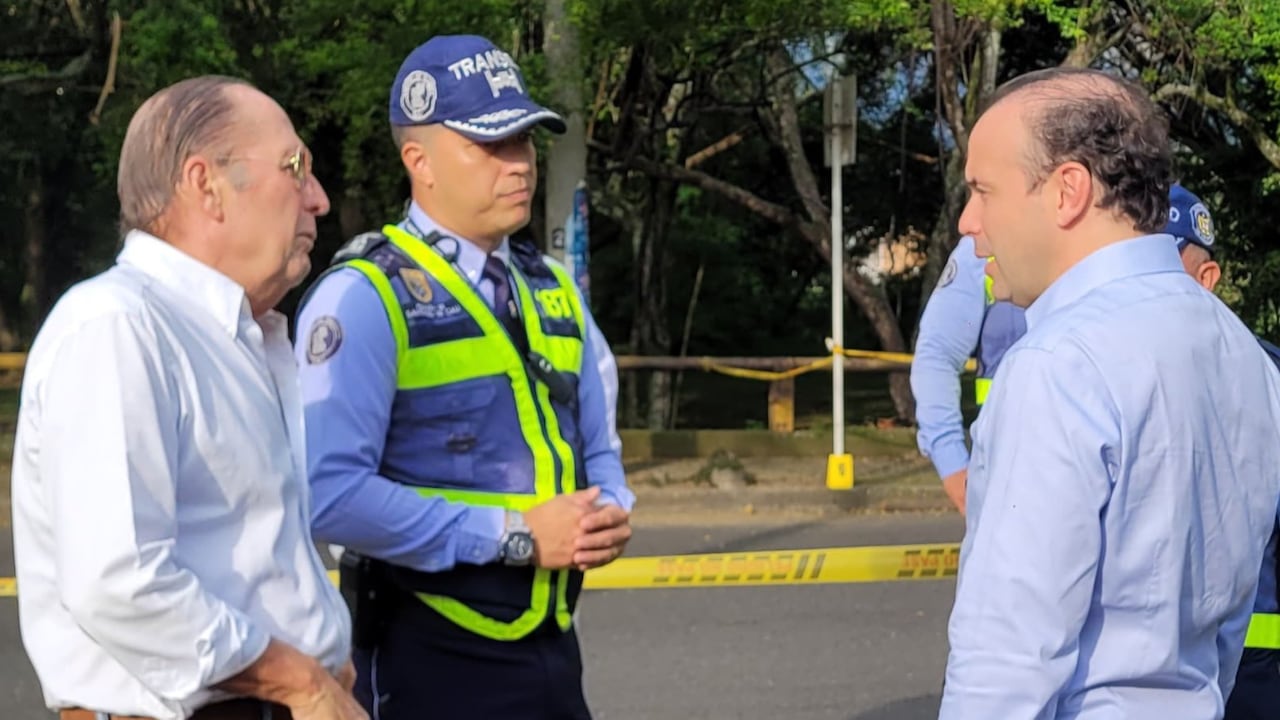 Alejandro Eder recorrió los puestos de control de tránsito junto al exsecretario de Movilidad.