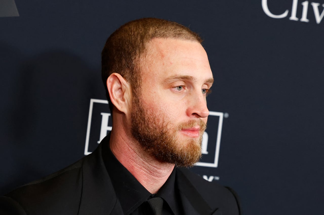 Chet Hanks es un modelo, actor y músico estadounidense.