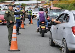 Este lunes termina el puente festivo de julio y con él, el viaje de miles de vallecaucanos que dejaron sus hogares desde el viernes o sábado para pasar un fin de semana divertido y de distracción de las dinámicas regulares de la semana. Las autoridades de tránsito, tanto departamentales como distritales en Cali, anunciaron un robusto operativo para permitir que todo fluya con tranquilidad. Fotos Raúl Palacios / El Pais / 3 de Julio del 2023 Cali.