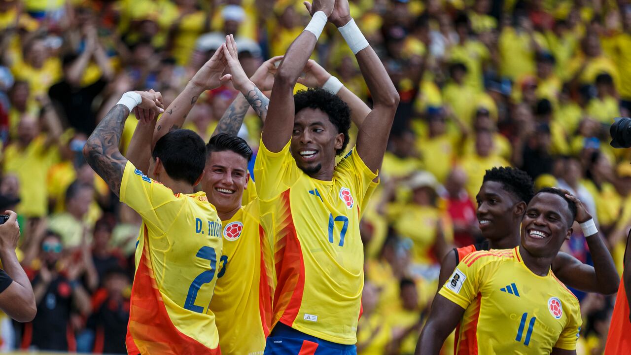 BARRANQUILLA, COLOMBIA - SEPTEMBER 10: James Rodriguez of Colombia (C) celebrates his goal with his teammates during the FIFA World Cup 2026 Qualifier match between Colombia and Argentina at Roberto Melendez Metropolitan Stadium on September 10, 2024 in Barranquilla, Colombia. (Photo by Martín Fonseca/Eurasia Sport Images/Getty Images)