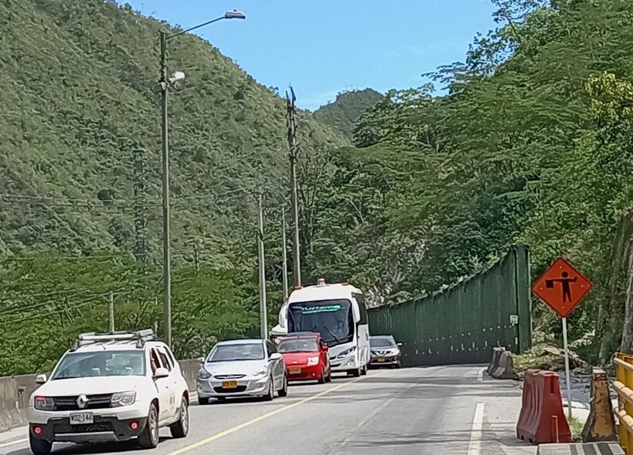 Coviandina reporta alto flujo de tráfico en la vía Bogotá - Villavicencio
