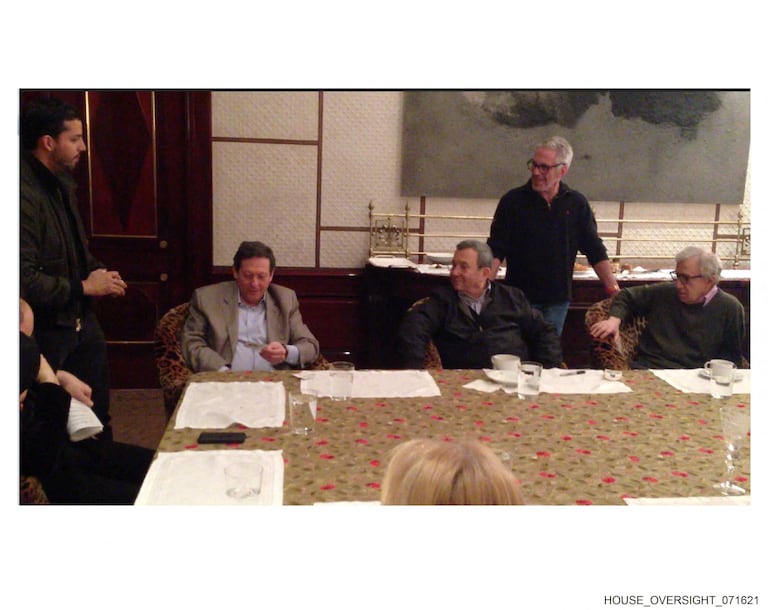 Legisladores demócratas de EEUU publican nuevas fotos vinculadas a Epstein