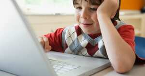 Computadores portátiles. En muchas instituciones educativas los profesores utilizan programas o plataformas para que sus estudiantes suban sus trabajos o encuentren nuevos recursos de aprendizaje.