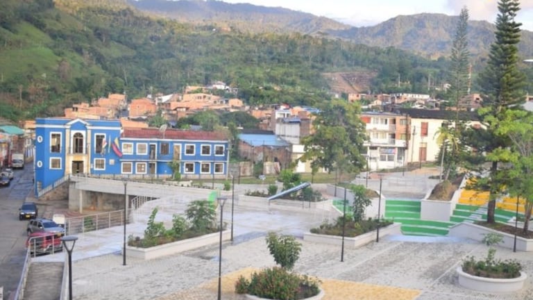 Este pequeño municipio, ubicado a tres horas de Tunja, combina historia, miradores naturales y una oferta ideal.