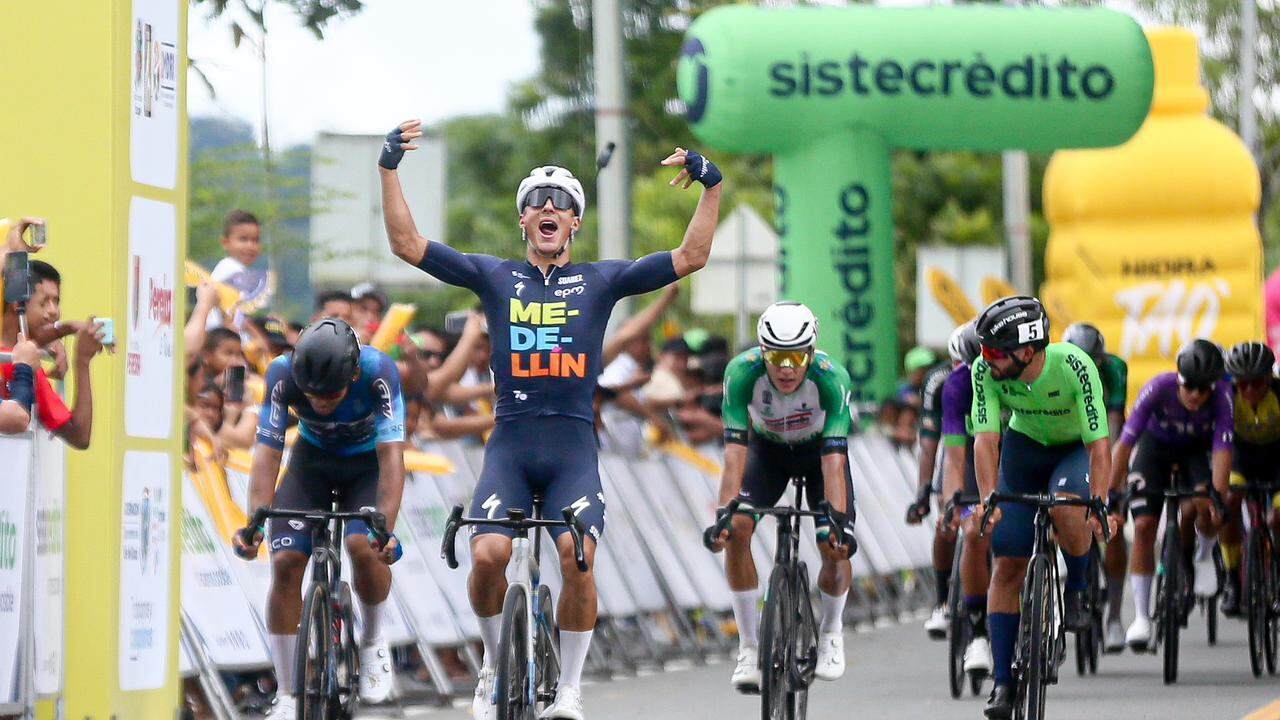 Wilmar Paredes, ciclista ganador de la primera etapa del Clásico RCN.