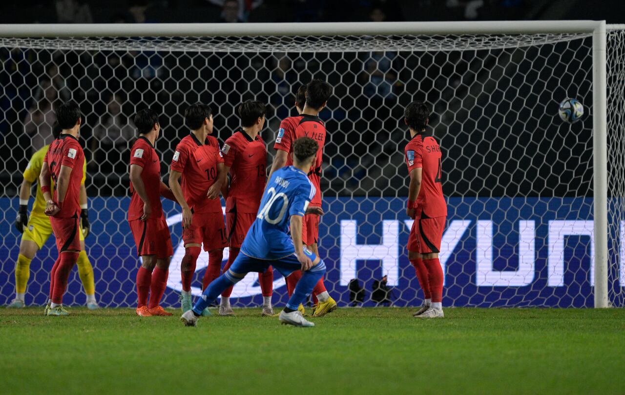 Simone Pafundi anotó el gol que le dio paso a Italia a la final del Mundial Sub-20.