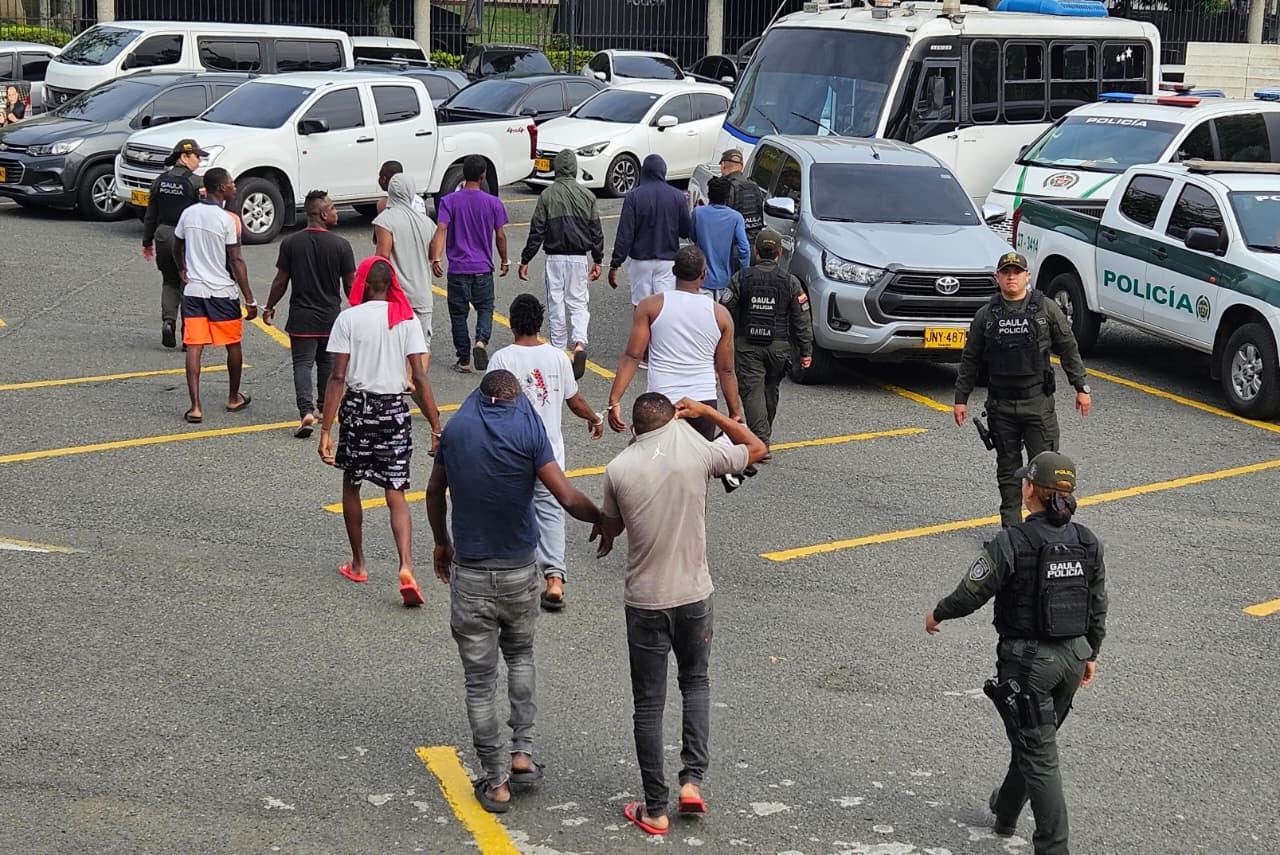 Capturan a 18 integrantes de ‘Los Chacales’, señalados de homicidio y extorsión en el oriente de Cali