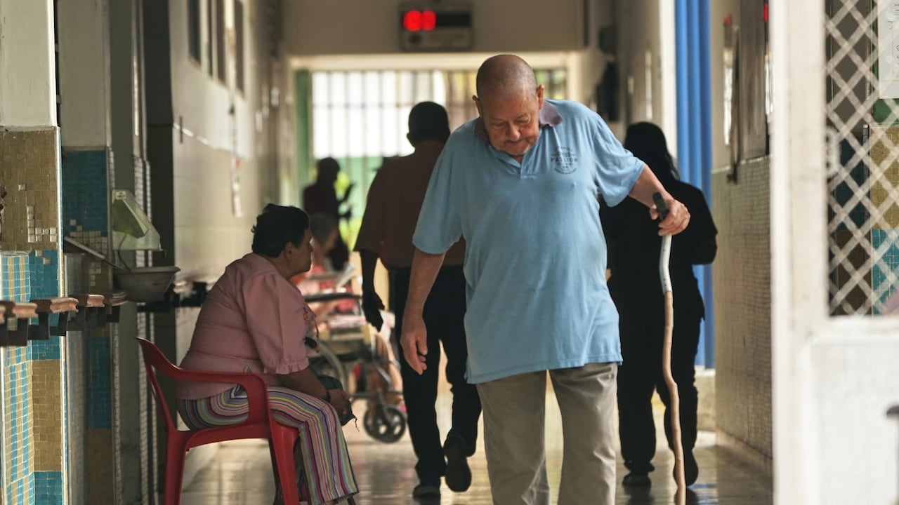 Centro Vida es un programa para el bienestar del adulto mayor, que impacta de manera positiva en sus vidas, mejorando a nivel físico, mental, emocional y espiritual, posible a través de los programas creados por la Alcaldía de Santiago de Cali y la Secretaría de Bienestar Social, operado por la E.S.E. San Miguel. Foto Jorge Orozco