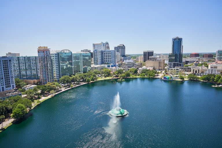 Panorámica del centro de Orlando, una de las ciudades más visitadas en Estados Unidos y una de las principales de La Florida.