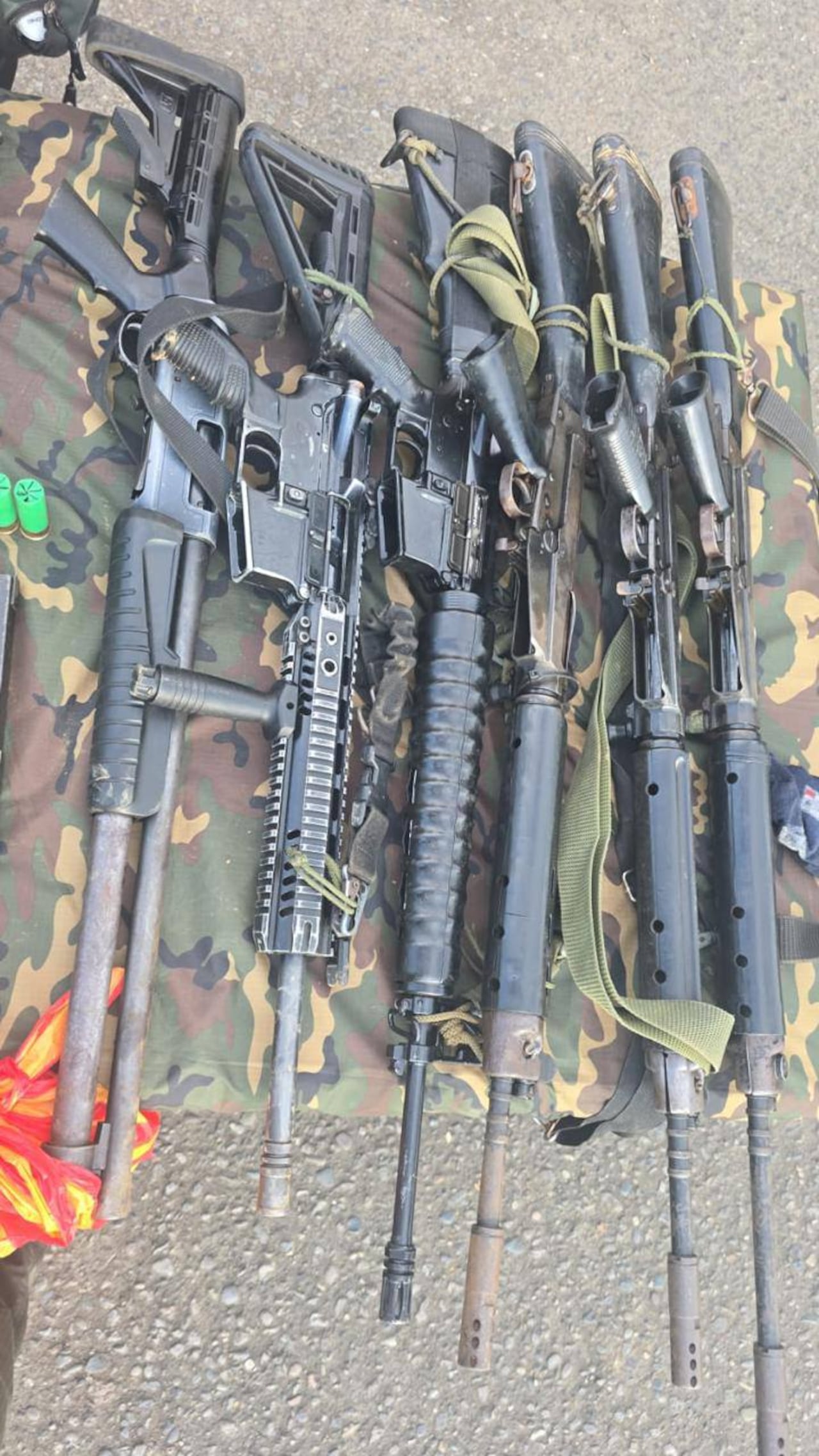 La estructura desmantelada estaría vinculada al Frente Oliver Sinisterra, disidencia de las FARC que opera en la frontera entre Ecuador y Colombia.