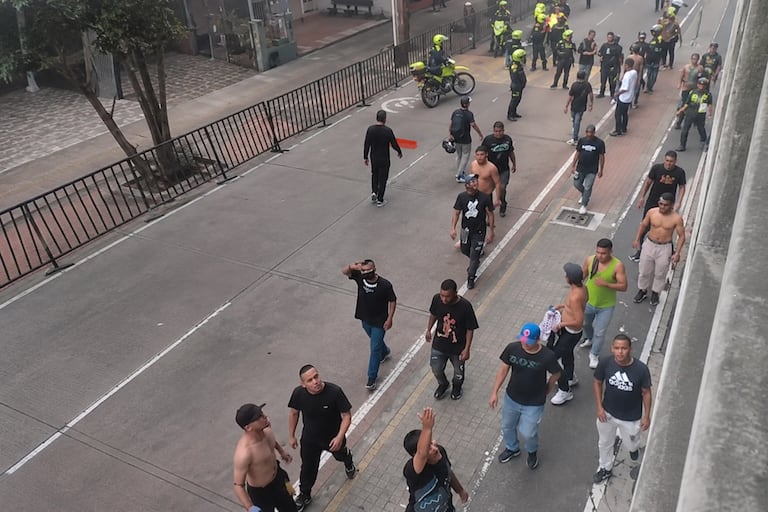 Tensión en inmediaciones del estadio Olímpico Pascuál Guerrero, sur de Cali.