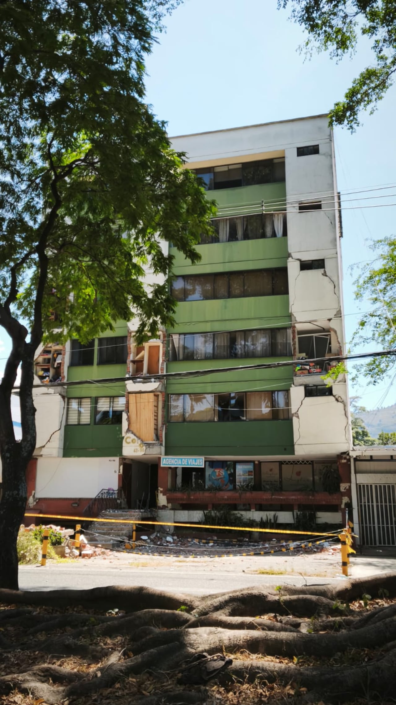 Edificio en la Roosevelt con 42 totalmente evacuado