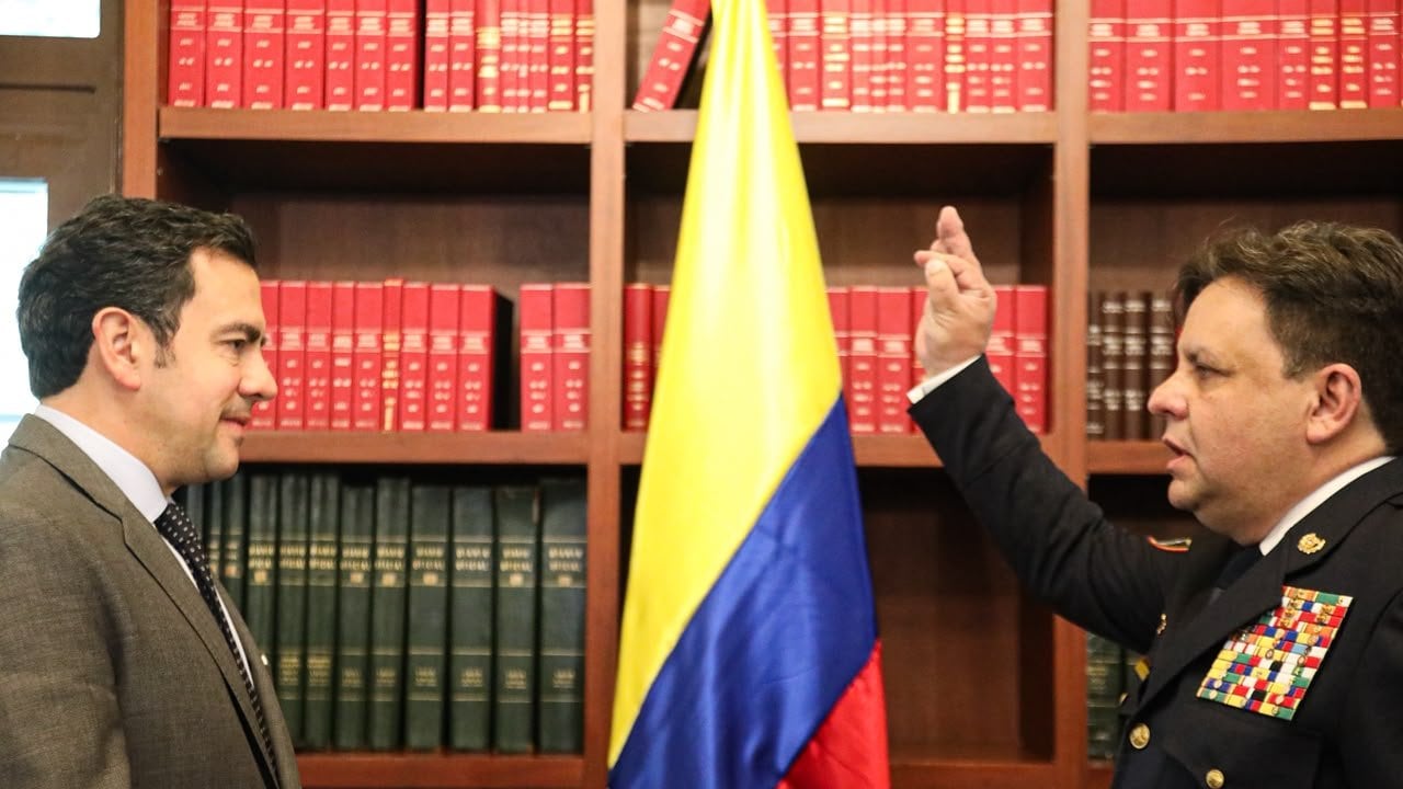 Germán Andrés Miranda Montenegro, nuevo director general de Bomberos de Colombia, asume en el Gobierno de Abelardo De La Espriella