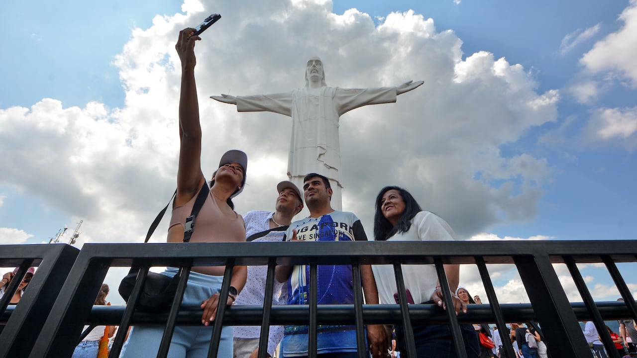 Foro ciudadano sobre las problemáticas en inmediaciones del parque Cristo Rey. Foto Jorge Orozco