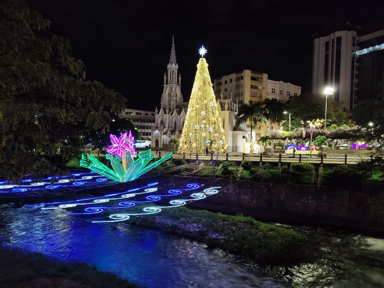 Alumbrado navideño en Cali 2025