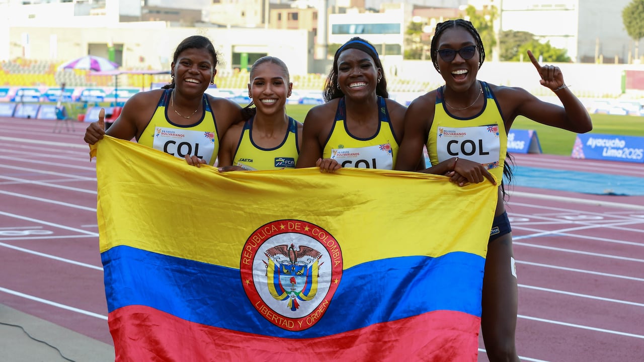 Equipo de atletismo femenino en los Juegos Bolivarianos de 2025.