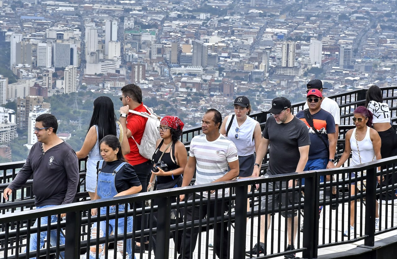 Queda abierto al público el monumento de Cristo Rey bajo la administración del Dagma. Fotos Raúl Palacios / El Pais.
