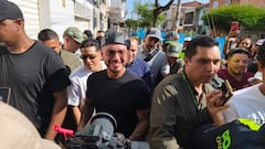 J Balvin recorre el centro de Cali.