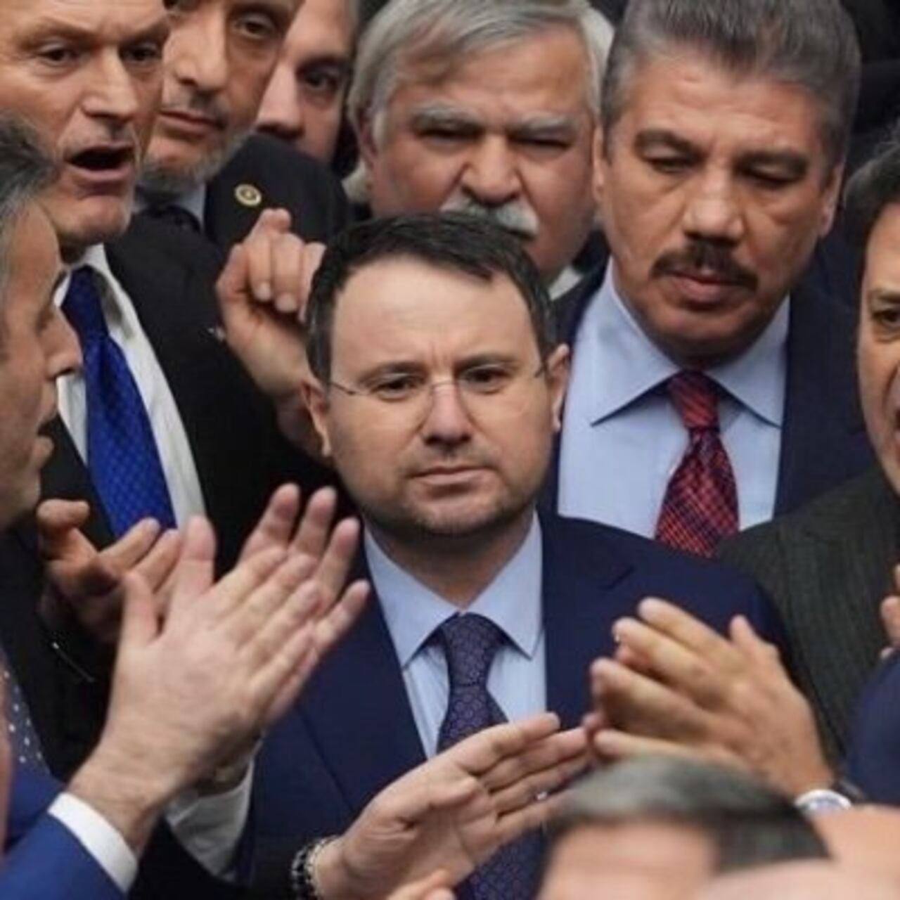 Akın Gürlek aseguró que se está llevando a cabo la persecución penal contra 35 acusados, entre los que se encuentran Binyamin Netanyahu y Afek Moskovitch.