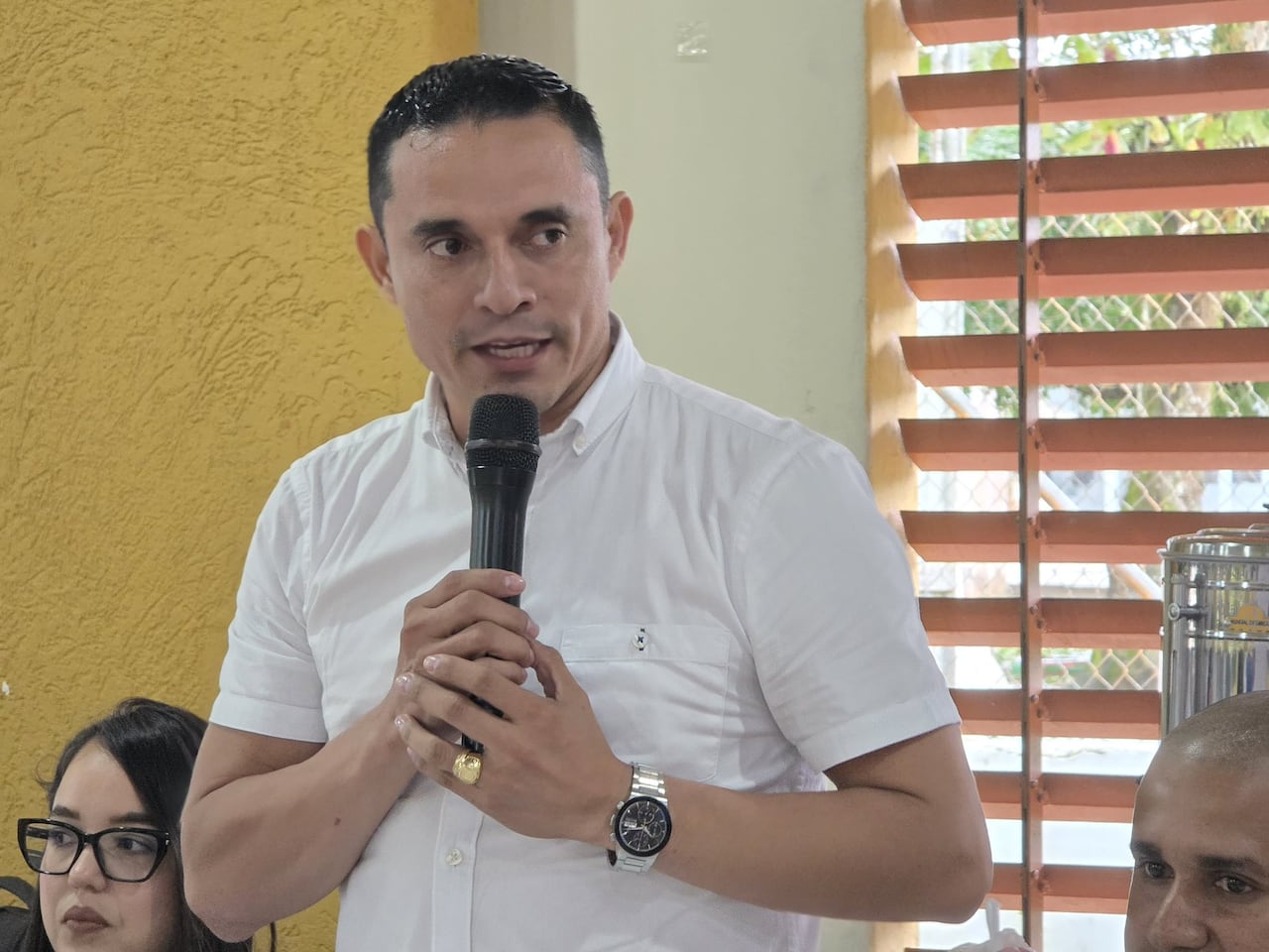 Luis Emilio Bustos, alcalde de Puerto Leguízamo, Putumayo, donde se accidentó el avión Hércules de la FAC.