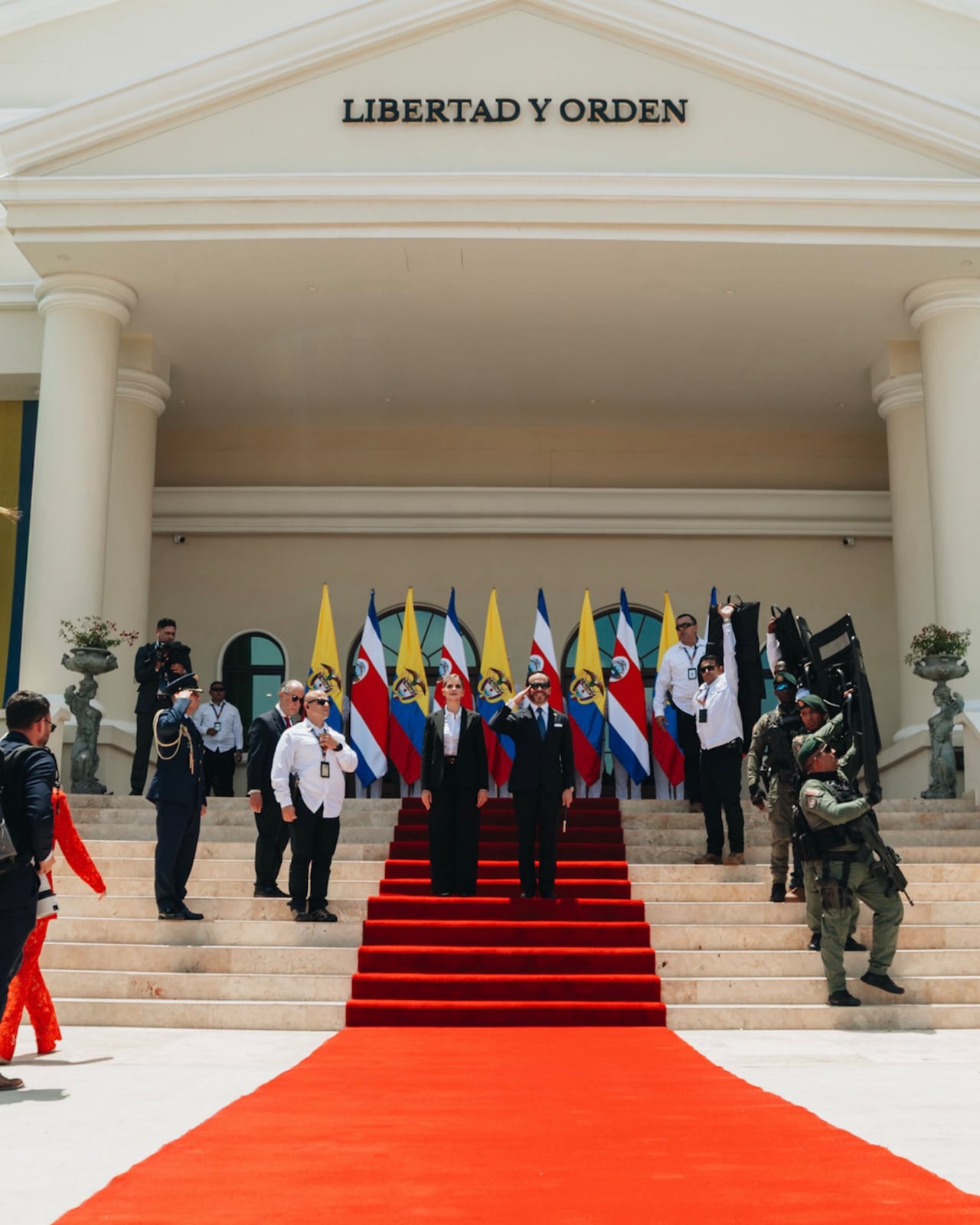 El presidente Abelardo De La Espriella se reunió en Barranquilla con su homóloga de Costa Rica, Laura Fernández Delgado