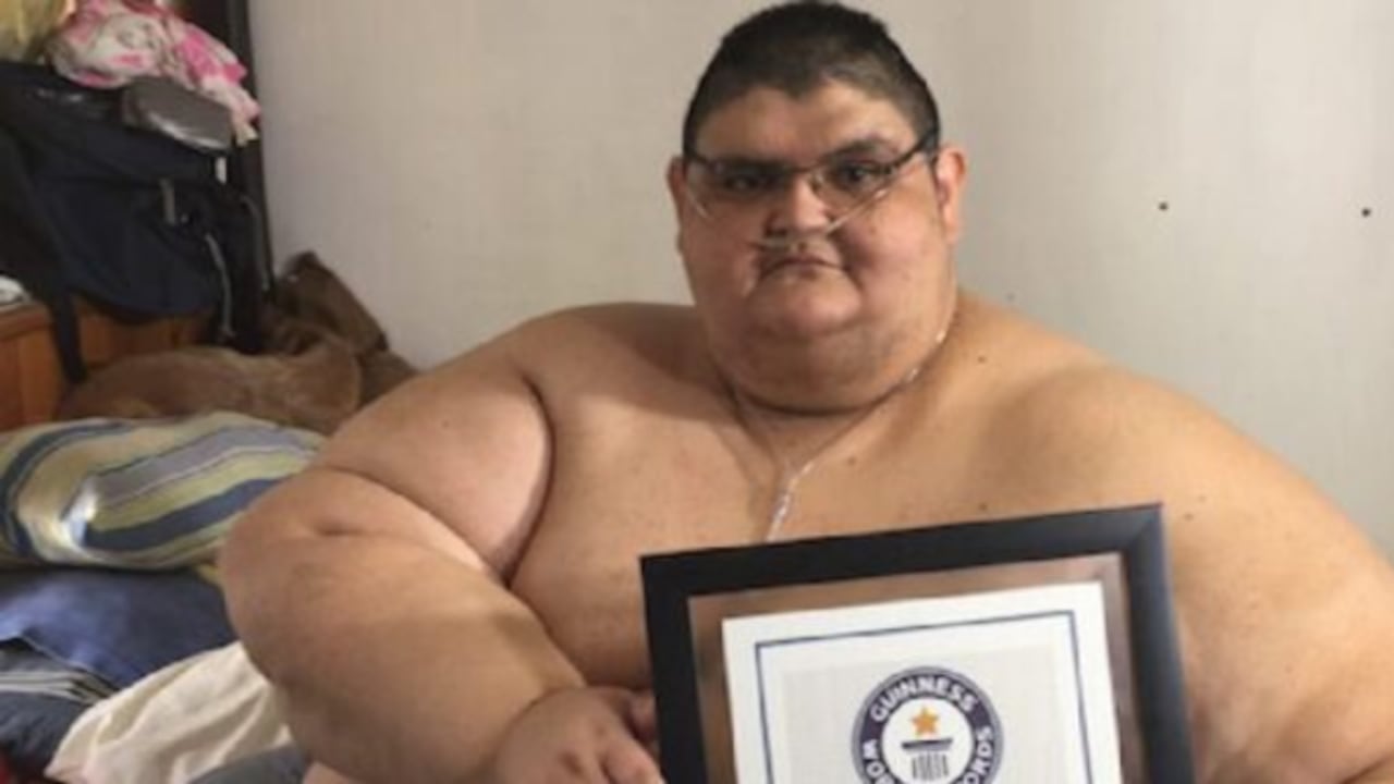 El hombre mexicano que llegó a pesar casi 600 kilos y obtuvo un Eécord Guiness como el hombre vivo más pesado del mundo.