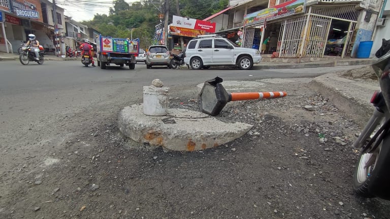 Residentes advierten riesgos por detalles sin finalizar tras la pavimentación del corredor.