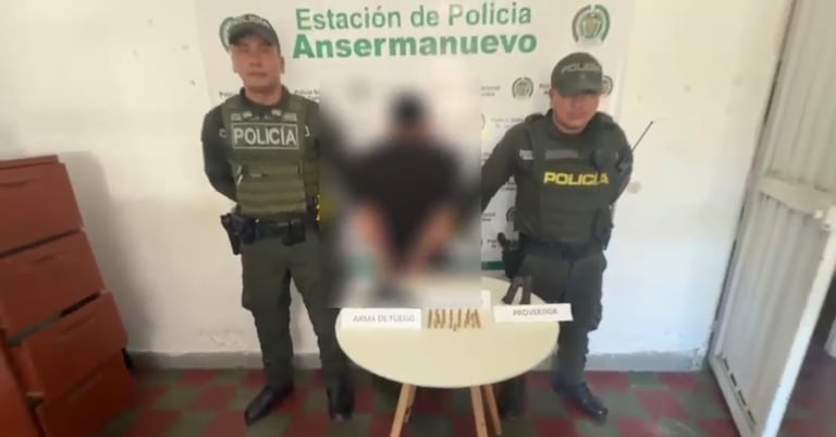 Durante el procedimiento, la institución logró decomisar un arma tipo pistola calibre 9 milímetros.