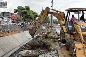 Obras Canal Aguas LLuvias Autopista Sur entre Cra 32 y 39.
