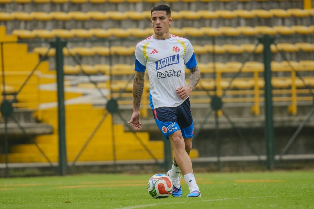 Kevin Castaño en entrenamiento de la Selección Colombia en la ciudad de Bogotá.