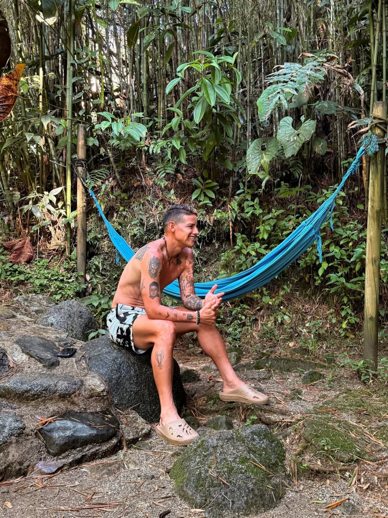 James Rodríguez recarga energías en un destino natural mientras define su futuro para el año del Mundial.