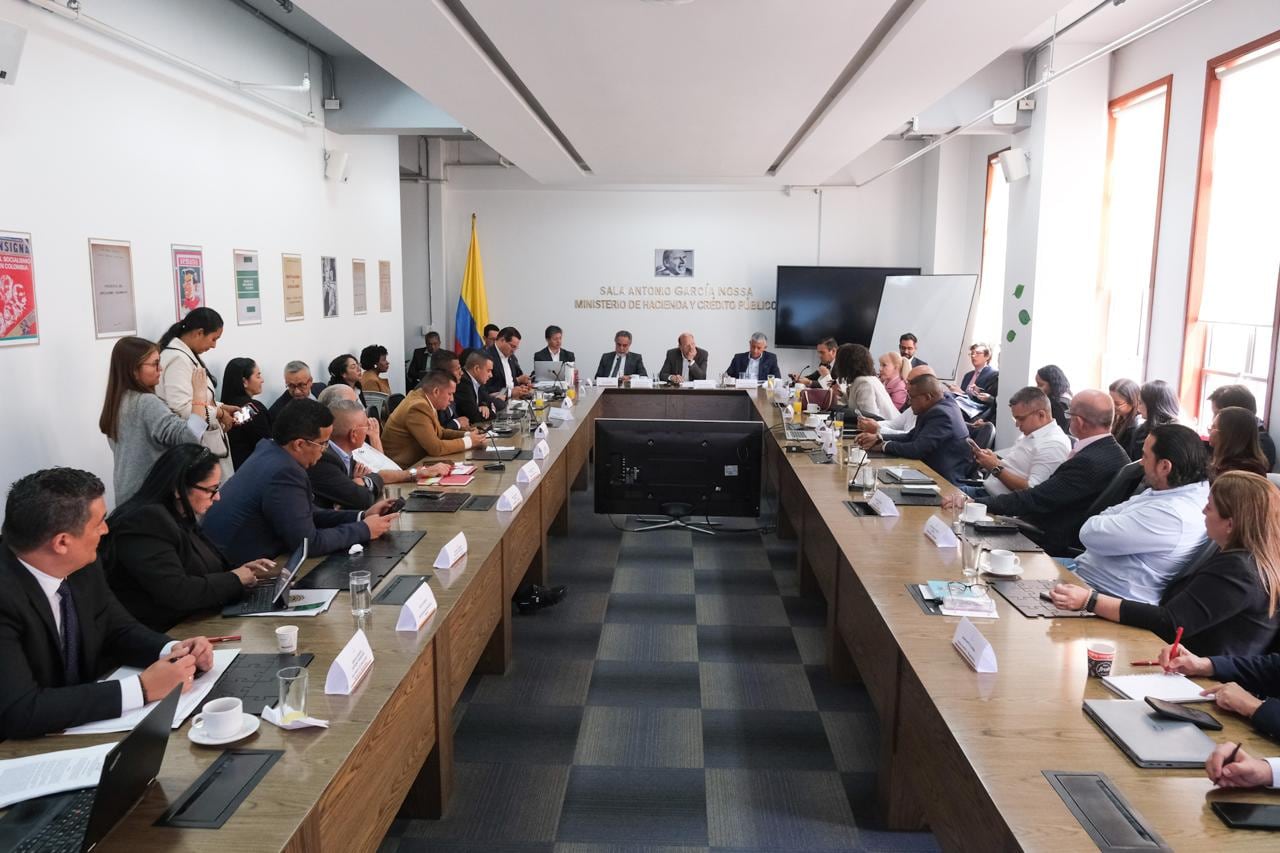 Reunión entre el Gobierno nacional y gobernadores de Colombia.