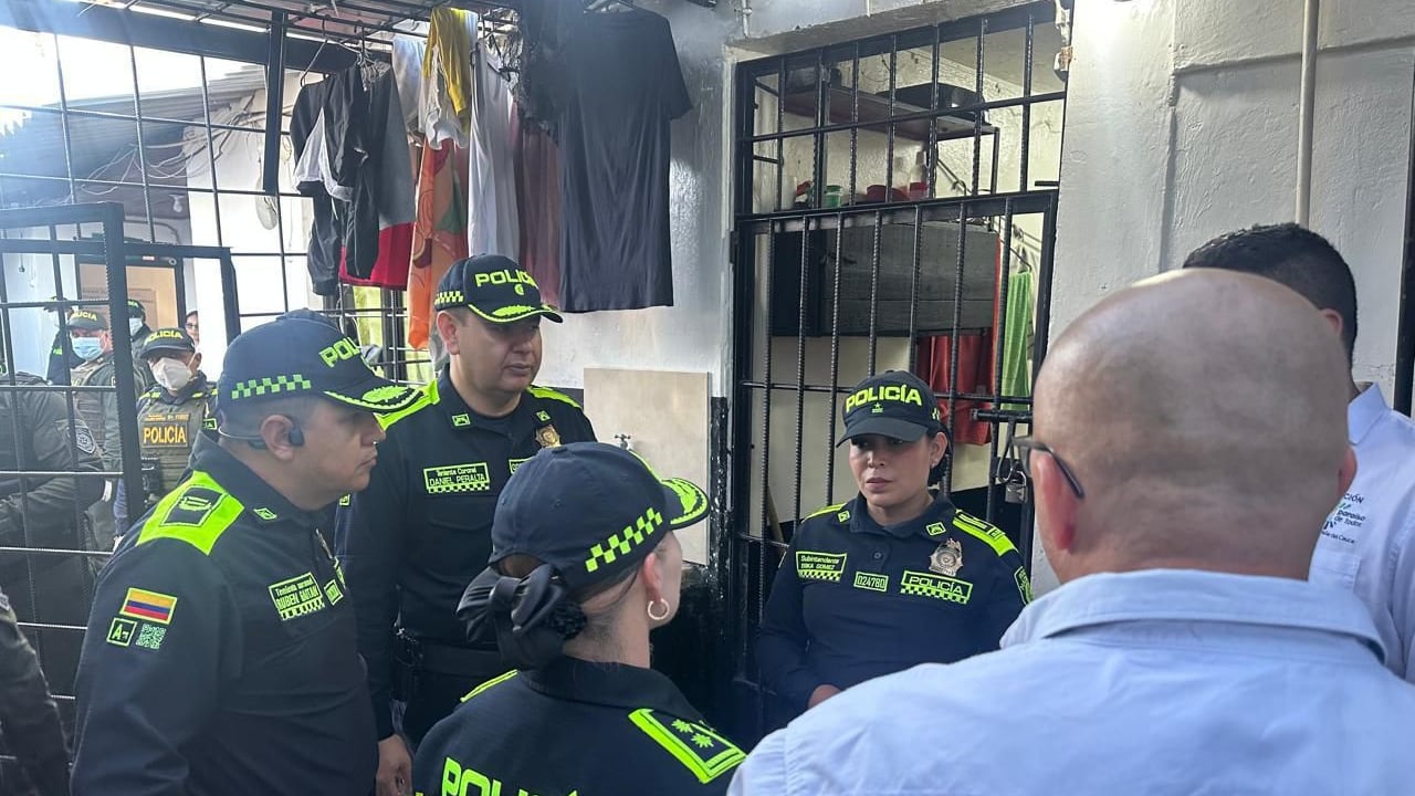 La operación estuvo dirigida contra integrantes de La Oficina de Buga recluidos en varias cárceles.