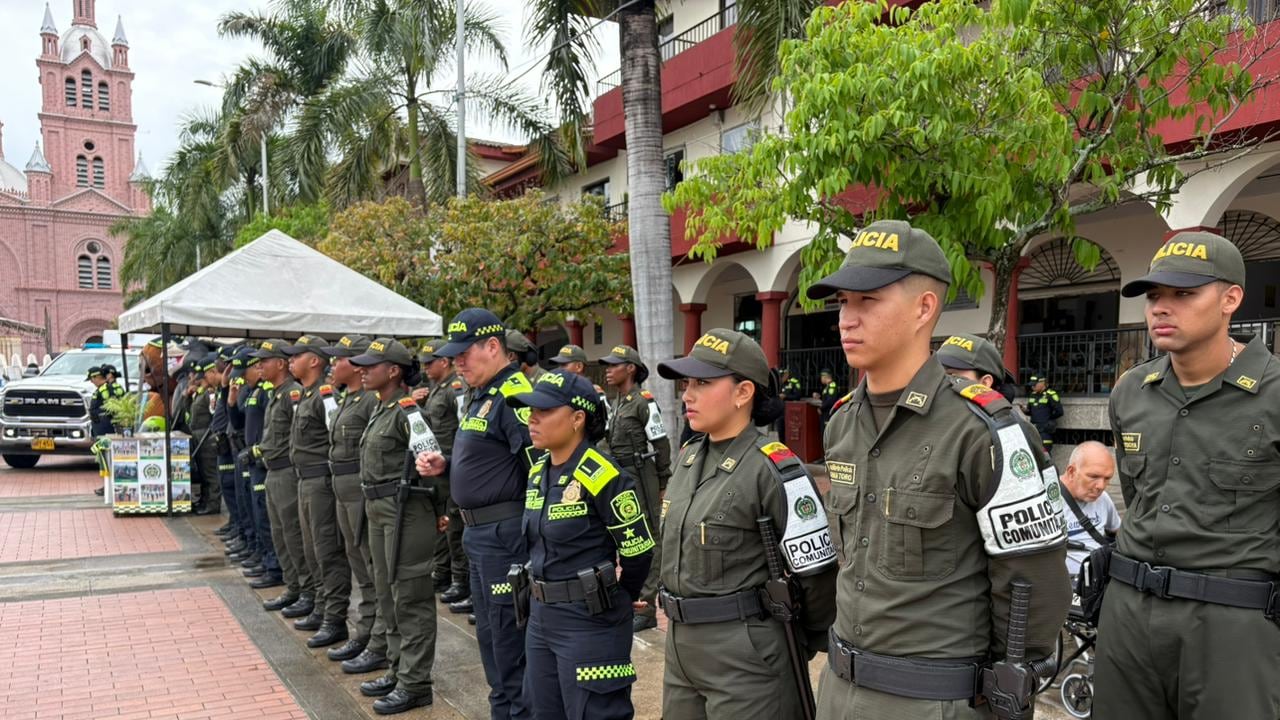 La Policía Valle despliega 4.000 uniformados y refuerzos tecnológicos para garantizar la seguridad de residentes y visitantes durante la Semana Santa 2026.