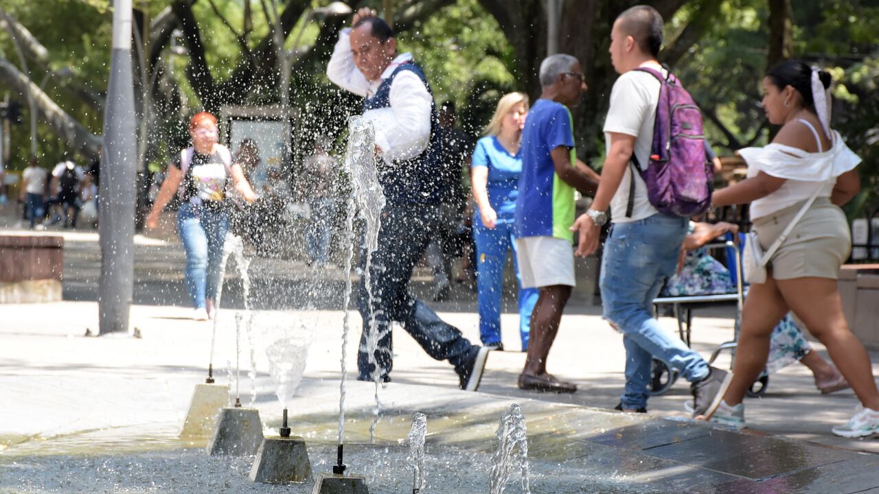 Continúa la fuerte ola de calor en Colombia: en el caribe no soportan ...