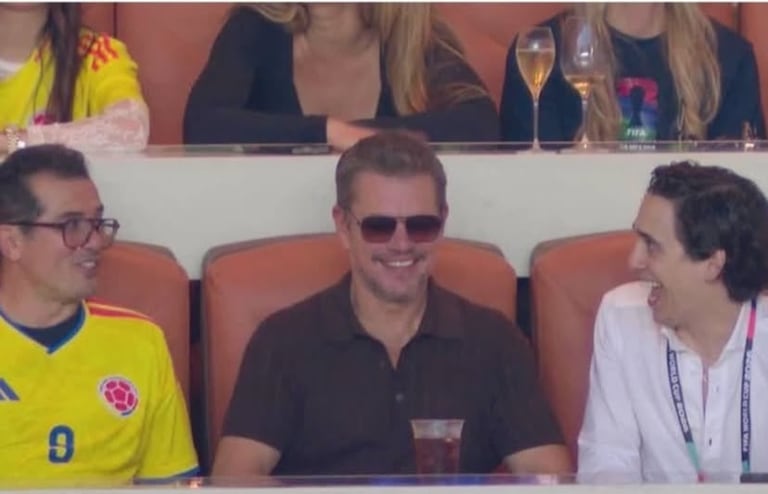 Matt Damon estuvo acompañado por John Leguizamo, en el partido de la Selección Colombia contra Portugal.