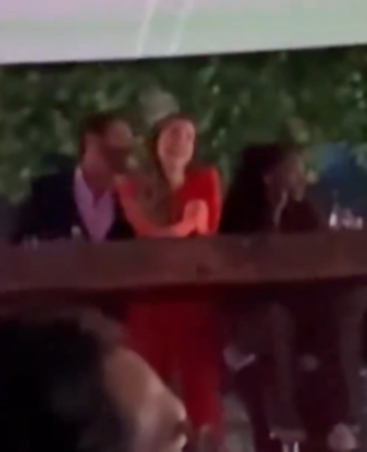 Alejandro Estrada y Dominica Duque estuvieron muy juntos en un evento de estreno de MasterChef Celebrity.