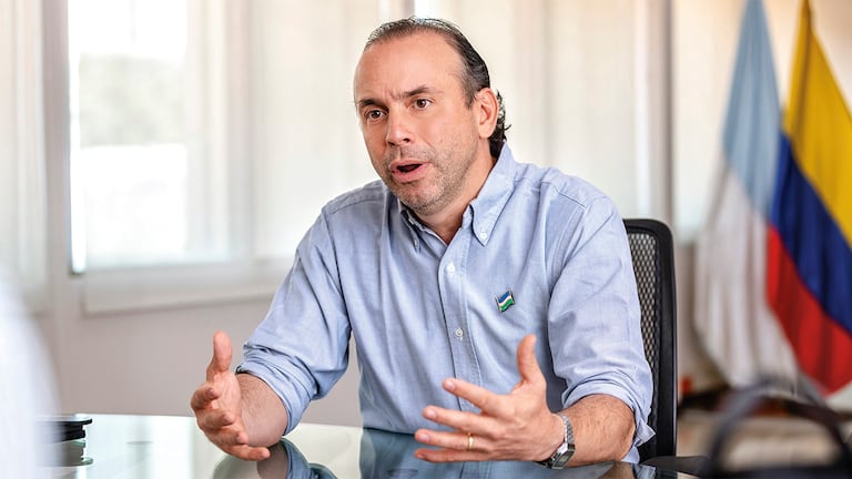 El alcalde de Cali, Alejandro Eder, ha manifestado que tendrá mano dura con quienes se atrevan a destruir la infraestructura de la ciudad.