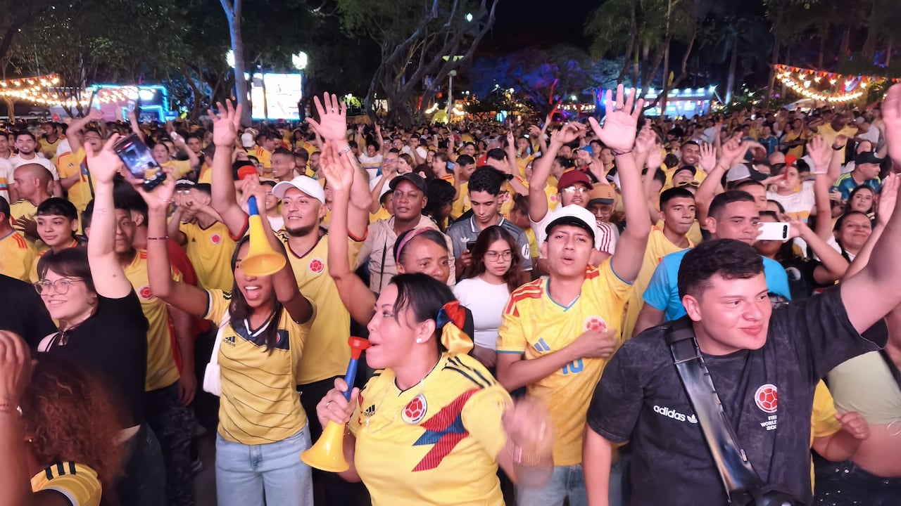 Miles de caleños celebraron la victoria de la Selección Colombia en el Mundial.