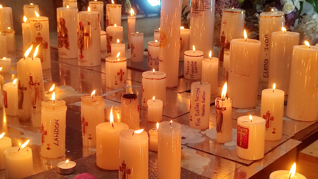 La semana santa es la mejor época para los fabricantes de velas en Cali