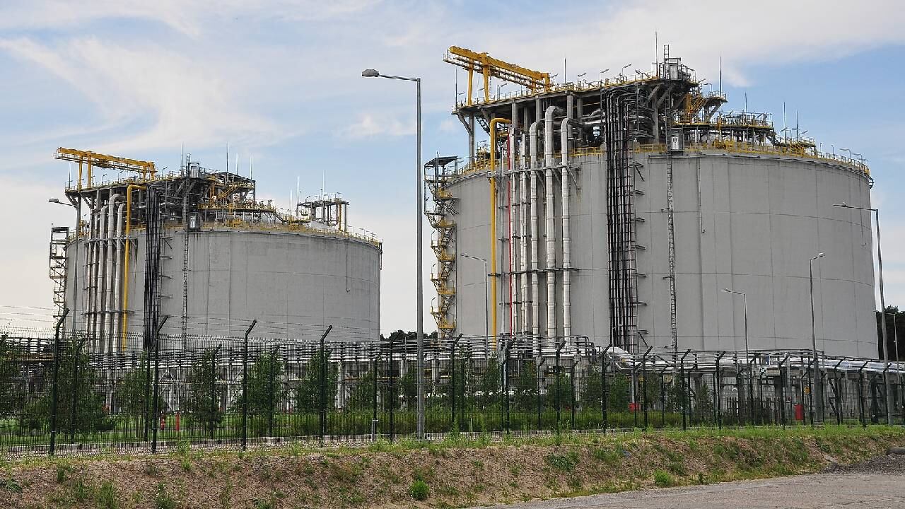 Planta de gas licuado. (Imagen de referencia no pertenece a los mencionados en la nota).