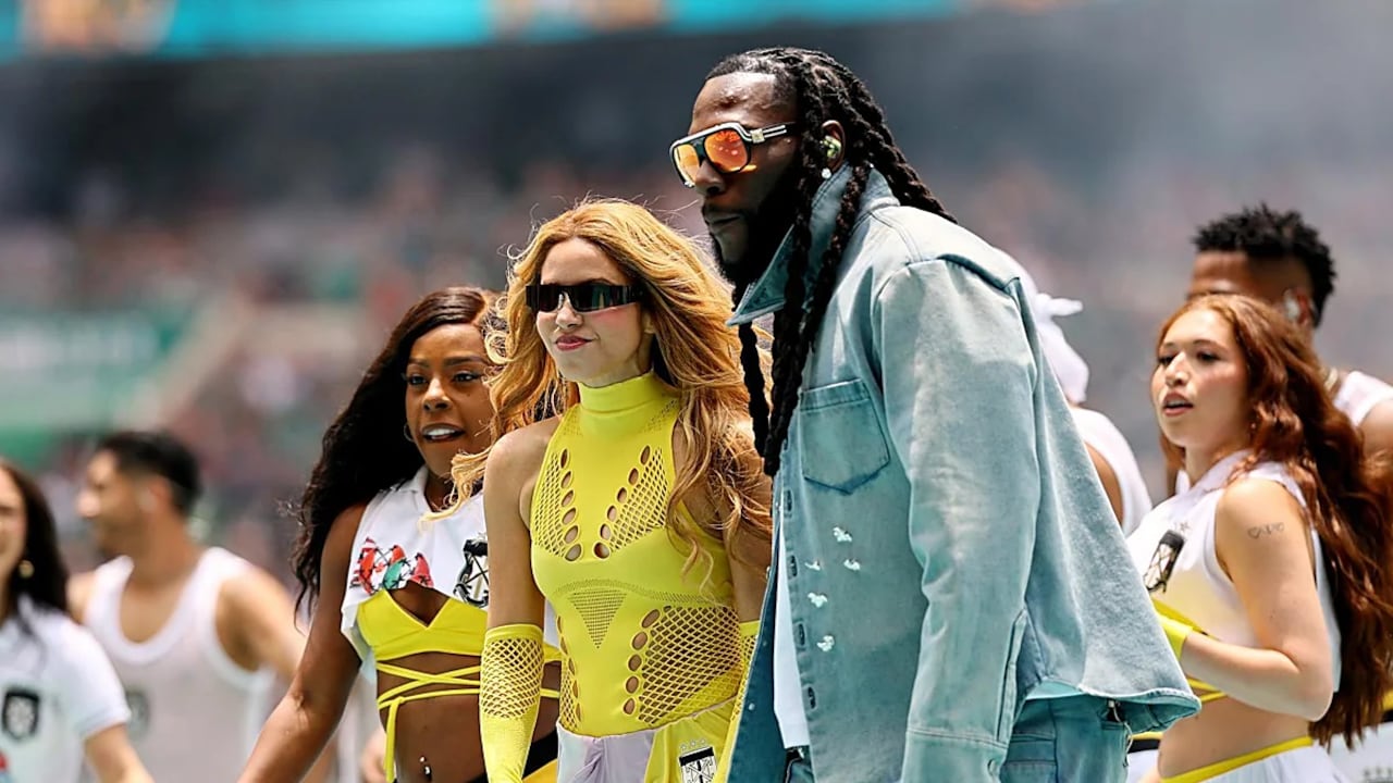 Shakira, J Balvin y los looks que marcaron la inauguración en el Estadio Azteca