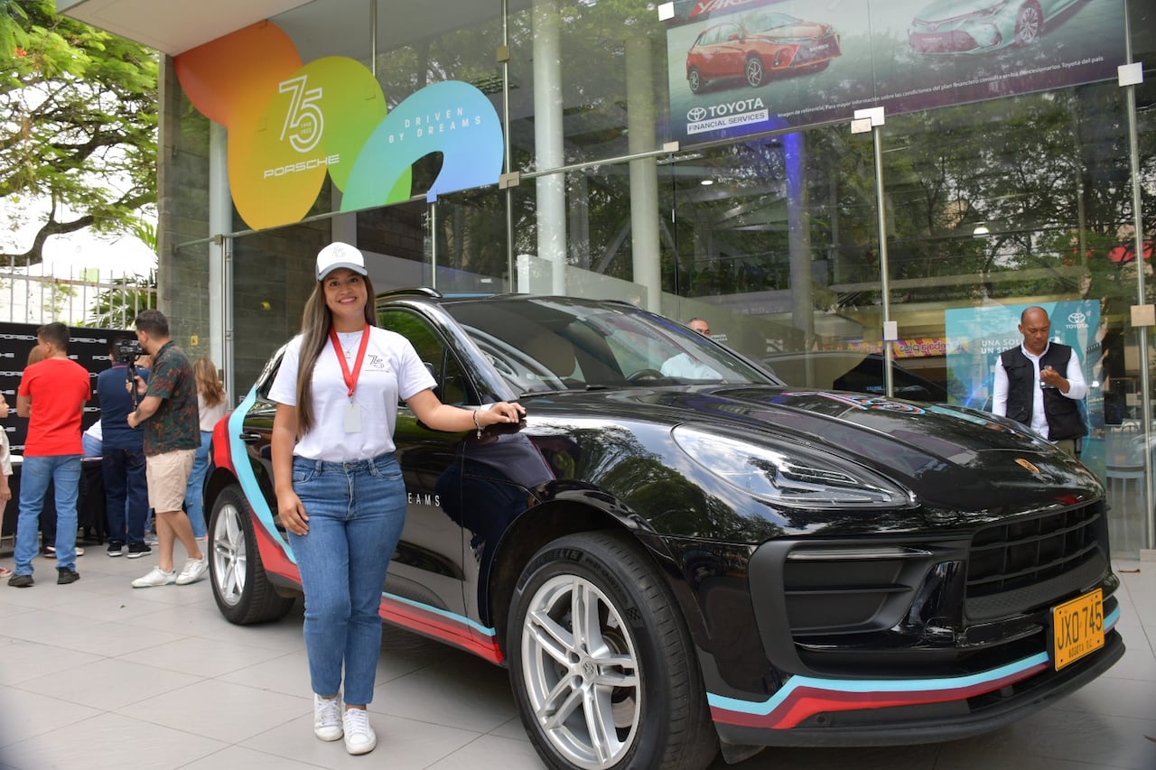 Isabel Gómez es la gerente comercial de Porsche Center Cali y fue quien acompañó la celebración y estuvo pendiente del bienestar de todos sus clientes.